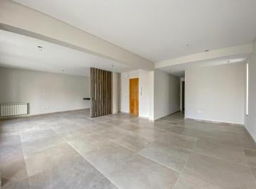 Departamento · 170m² · 5 Ambientes · 1 Cochera · Departamento - Centro