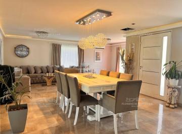Casa · 202m² · 5 Ambientes · Casa en Alq. Temporario en Casuarinas Premiun, Canning, Ezeiza