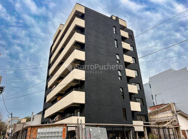 Desarrollo vertical · Venta Departamentos - 9 de Julio 883 - Moron