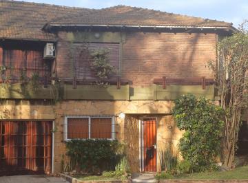 Casa de 6 ambientes, Almirante Brown · Chalets en Adrogué