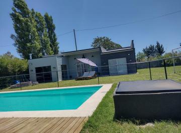 Casa · 100m² · 4 Ambientes · 5 Cocheras · En Venta en General Rodriguez Chalet de 3 Dorm. con Parque y Piscina F: 9934
