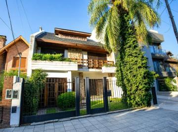 KNK-KNK-4390_2 · Oportunidad Venta Chalet 4 Ambientes Escucha Oferta