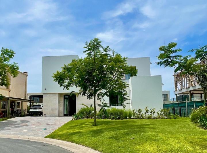 Casa · 179m² · 6 Ambientes · 1 Cochera