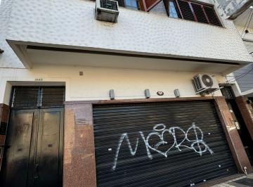 Departamento de 4 ambientes, Lanús · En Venta 2 Mb Ubicacion Piso Unico 4 Amb C/ 2 Baños y Patio Terraza en Lanus