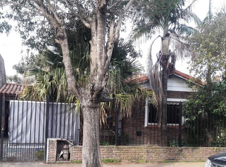 Casa · 130m² · 5 Ambientes · 2 Cocheras