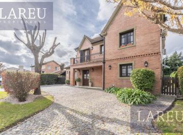 Casa · 167m² · 7 Ambientes · Casa en Venta - en La Delfina, Pilar