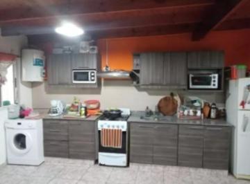 Casa · 65m² · 3 Ambientes · 1 Cochera · Venta Casa 3 Ambientes La Reja