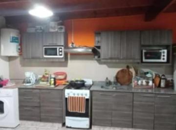 Casa · 65m² · 3 Ambientes · 1 Cochera · Venta Casa 3 Ambientes La Reja