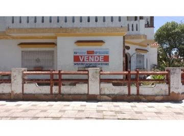 Casa · 245m² · 5 Ambientes · 1 Cochera · Arijon Al 200