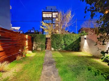 PH · 133m² · 4 Ambientes · 1 Cochera · Venta PH Tipo Casa 4 Amb C/ Jardin - Barrio Chauvin