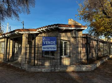 Casa de 4 ambientes, Ciudad de Mendoza · 3 Hab/1 Baño/cochera
