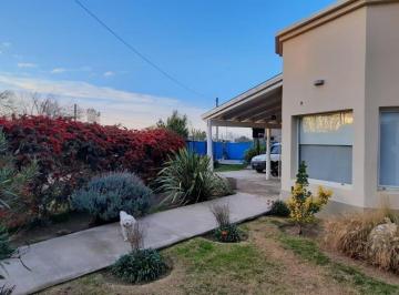 Campo de 3 ambientes, Bahía Blanca · Urgente! Casa en Venta en Barrio Los Horneros! Acepta Permuta