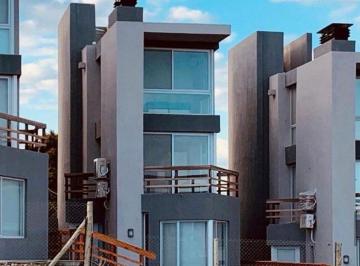 Casa · 85m² · 2 Dormitorios · 1 Cochera · Bellisimo Duplex Vista Al Mar, Que Tu Descanso Valga La Pena