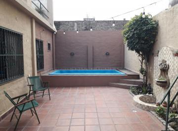 Casa · 221m² · 4 Ambientes · 1 Cochera · Venta - Casa - 3 Dorm. - Azcuenaga - Rosario
