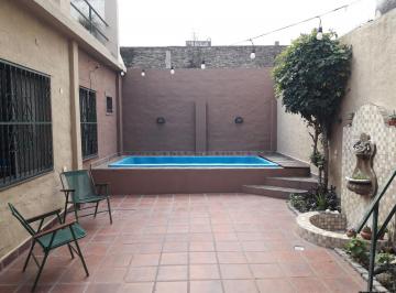 Casa · 221m² · 3 Dormitorios · 1 Cochera · Venta - Casa - 3 Dorm. - Azcuenaga - Rosario