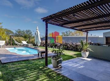 Foto1 · Casa en Venta, 3 Dorm. con Piscina
