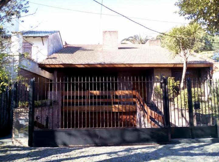 Casa · 300m² · 5 Dormitorios