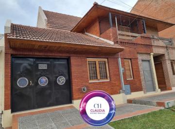 Casa de 4 ambientes, Neuquén · Duplex a La Venta en Santa Genoveva - Destacada Zona Residencial Nqn
