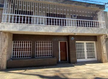 Casa de 7 ambientes, Rosario · Lavalle 860 - Casa 4 Dorm. - Cochera Doble