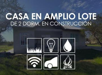 Casa · 90m² · 3 Ambientes · 2 Cocheras · Terreno - Colon