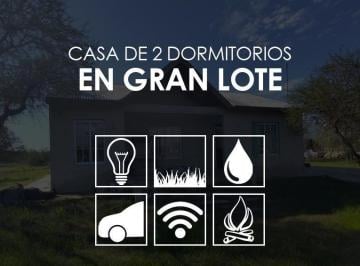 Casa · 90m² · 3 Ambientes · 2 Cocheras · Terreno - Colon