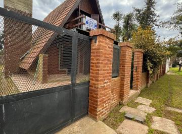 Casa de 4 ambientes, Chacabuco · Casa Alpina de Material.