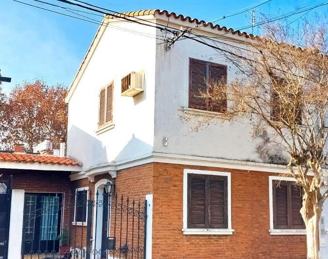 Casa · 137m² · 5 Ambientes · 2 Cocheras