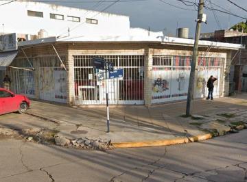 Local comercial · 367m² · 5 Ambientes · 2 Cocheras · Excelentes Locales en Venta en Esquina
