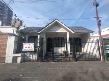 Casa de 3 ambientes, Ciudad de Santa Fe · Casa con Buen Terreno en Barrio Sur!