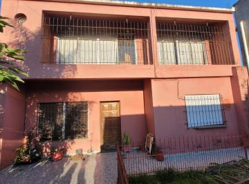 Casa · 220m² · 5 Ambientes · 2 Cocheras · Casa en Venta 5 Ambientes con Local San Justo