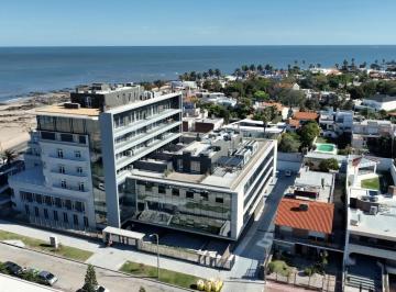Oficina comercial · 64m² · 10 Cocheras · Oficina en Alquiler en Carrasco