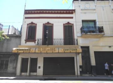 Casa · 695m² · Edificio de 695 m² Totales.
