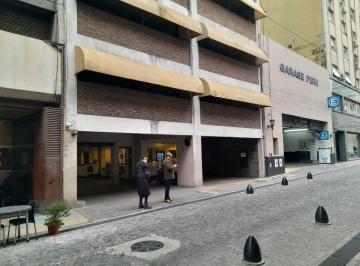 Garage · 10m² · 1 Cochera · Cochera Fija y Cubierta.