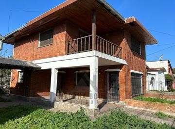 Casa · 150m² · 4 Ambientes · 1 Cochera · Casa Chalet en Venta en Capilla del Señor, Exaltación de La Cruz, G. B. a. Zona Norte