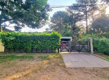 Casa · 140m² · 6 Ambientes · 1 Cochera · Propiedad con Gran Terreno en Colastiné