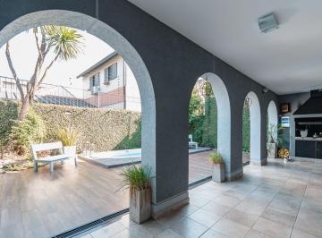 Casa · 120m² · 4 Ambientes · 2 Cocheras · Venta Casa 4 Amb con Patio, Piscina y Cochera en Ramos Mejia.