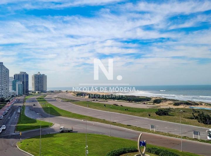 Departamento · 212m² · 4 Ambientes · 1 Cochera