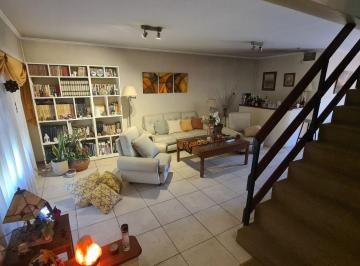 Casa de 7 ambientes, Lanús · Chalet con Consultorio y Dpto de 2 Amb