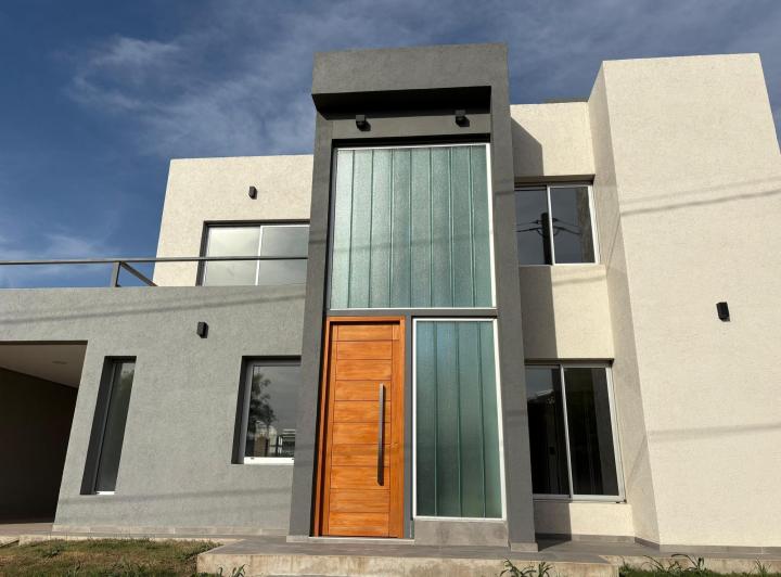 Casa · 175m² · 4 Ambientes · 1 Cochera