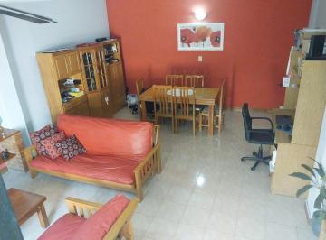 Casa · 100m² · 7 Ambientes · - Excelente - Casa 3 Dorm. - Pasillo