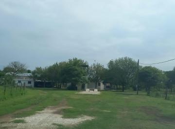 Campo de 11 ambientes, Santa Ana · Hectárea y 1/2 + Casas + Galpones en Santa Ana