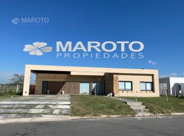 Casa · 202m² · 3 Ambientes · Casa en Venta con Renta en Barrio San Sebastian - Escobar - Maroto Propiedades