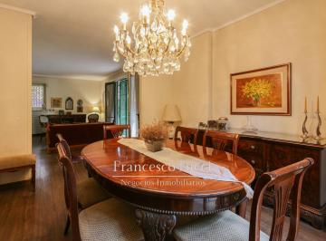 Casa · 210m² · 5 Ambientes · 4 Cocheras · Casa en Venta 5 Ambientes Haedo Sur
