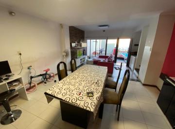 Casa · 90m² · 4 Ambientes · 1 Cochera · Casa - Wilde