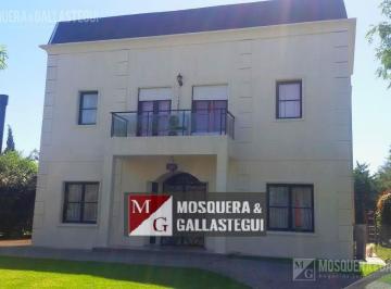Casa · 300m² · 6 Ambientes · 3 Cocheras · Casa en Venta - Barrio Santa María de Los Olivos