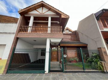 Casa de 5 ambientes, Liniers · Casa 5 Ambientes con Cochera y Parque