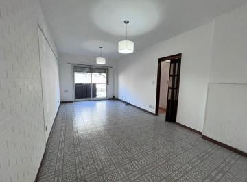 Departamento · 62m² · 3 Ambientes · Amplio 3 Amb Fte con Balcon Corrido. a m Subte B Los Incas