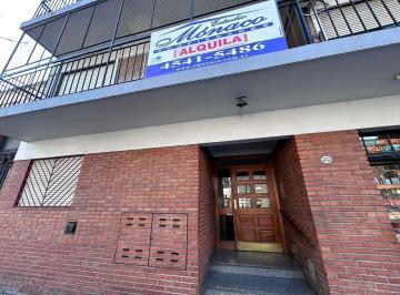 Departamento 70m² Venta · Amplio 3 Amb Fte con Balcon Corrido. a m Subte B Los Incas
