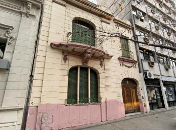 Casa · 298m² · 6 Ambientes · 3 Cocheras · Casa en Av 13 E/ 49 y 50 - La Plata