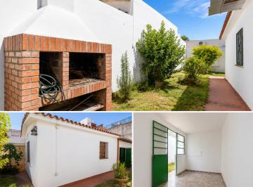 Patio - pieza de guardado · Casa en Centro de Manzana, 2 Dorm., Cochera y Patio
